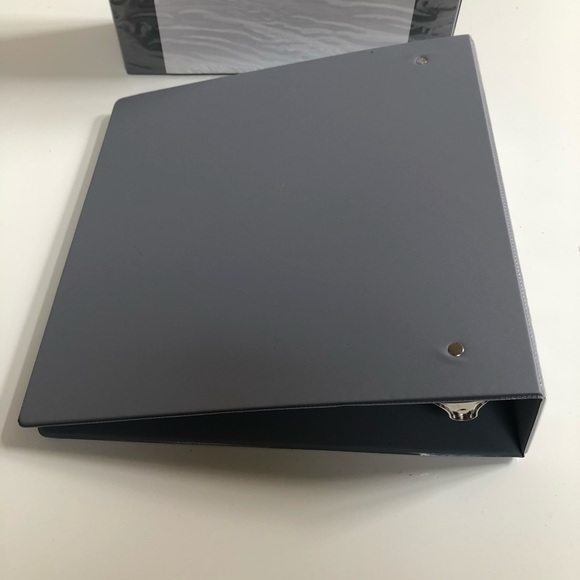 SET of 2 binders - 3 inch - Picture 4 of 11